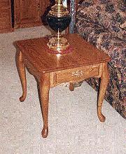 Quenn Anne End Table (with drawer)