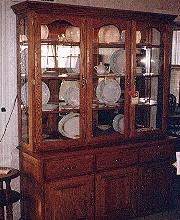 3-Door Deluxe Display Hutch (with crown-top doors & mirrored back)